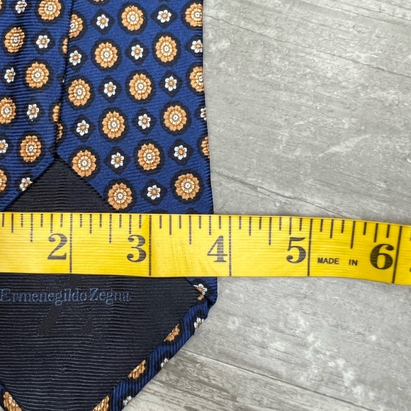 Ermenegildo Zegna Blue w/ Gold, Black & White Medallion Pattern Tie - Picture 4 of 4